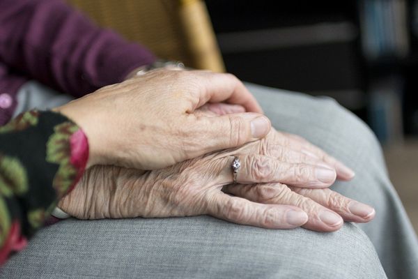 Jak opiekować się osobą, która ma alzheimera?